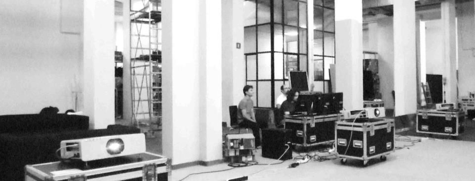 Balance backstage &mdash; allestimento proiettori e flight case