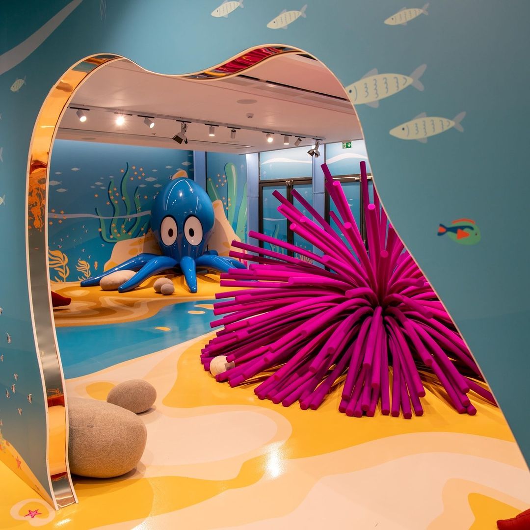 Sala marina — polpo e riccio di mare