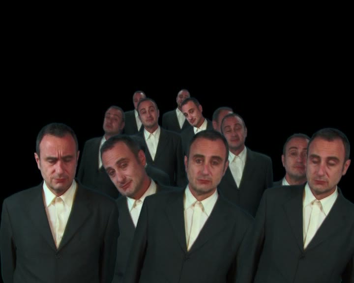 Commedia — Curiosi: moltiplicazione del corpo nel buio, video Taraborrelli