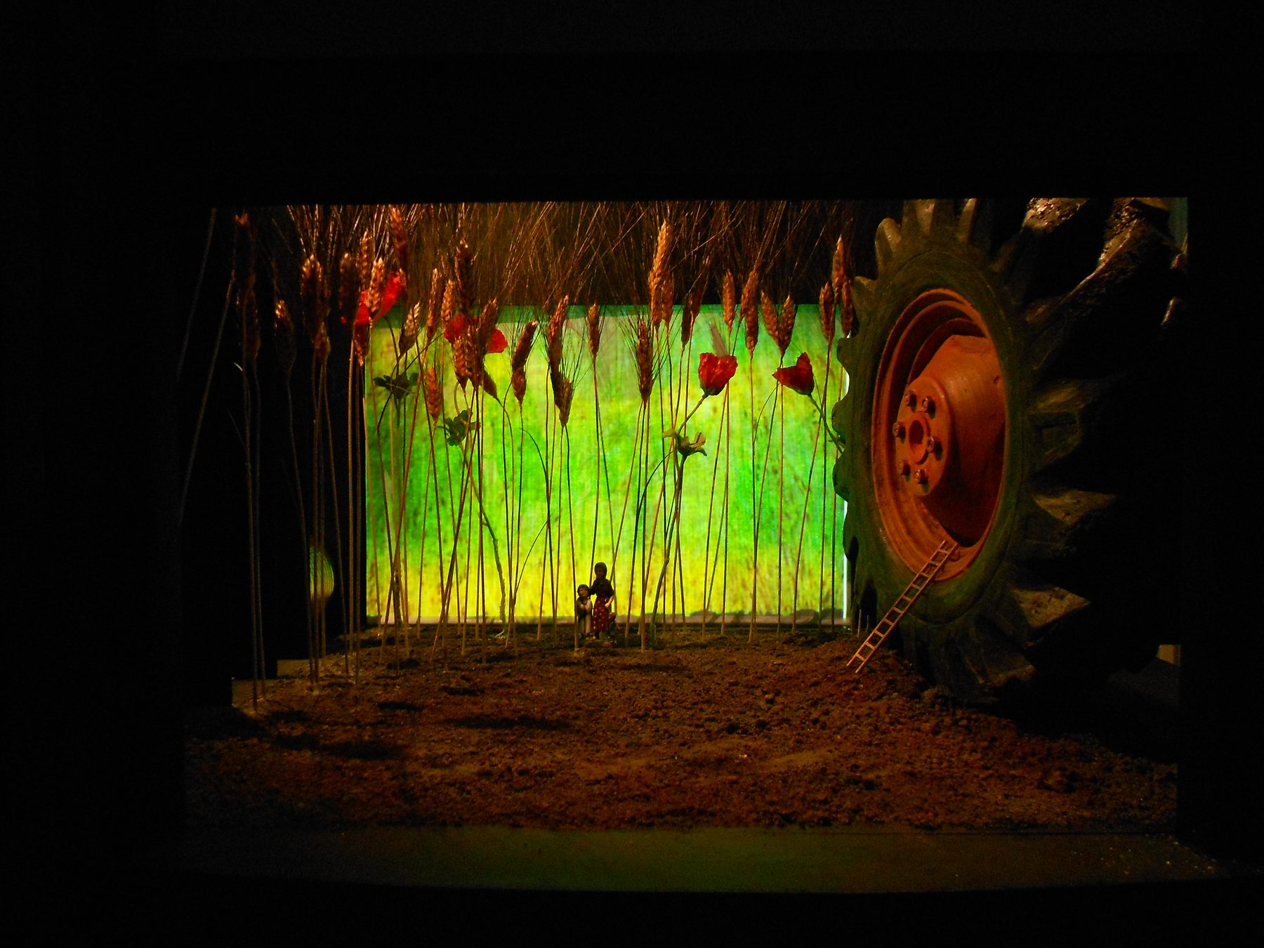 L'Elisir d'Amore — maquette, vista frontale del campo di grano