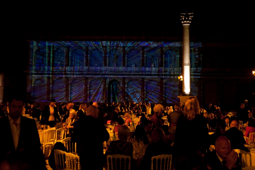 Intercoiffure 2012 &mdash; spettacolo di mapping e luci