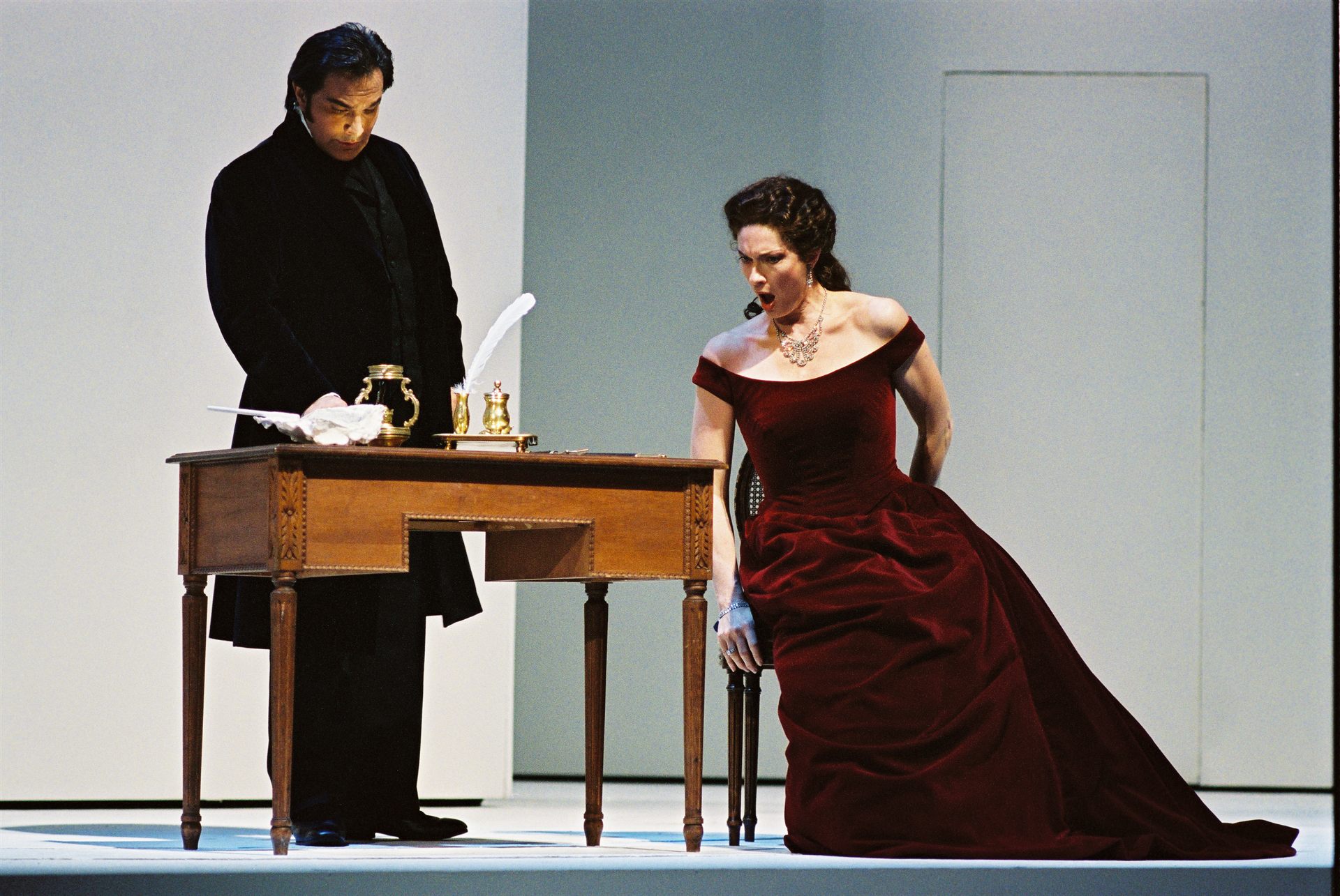 Maria di Rohan &mdash; coro e palette nero/rosso/bianco, Fenice 1999
