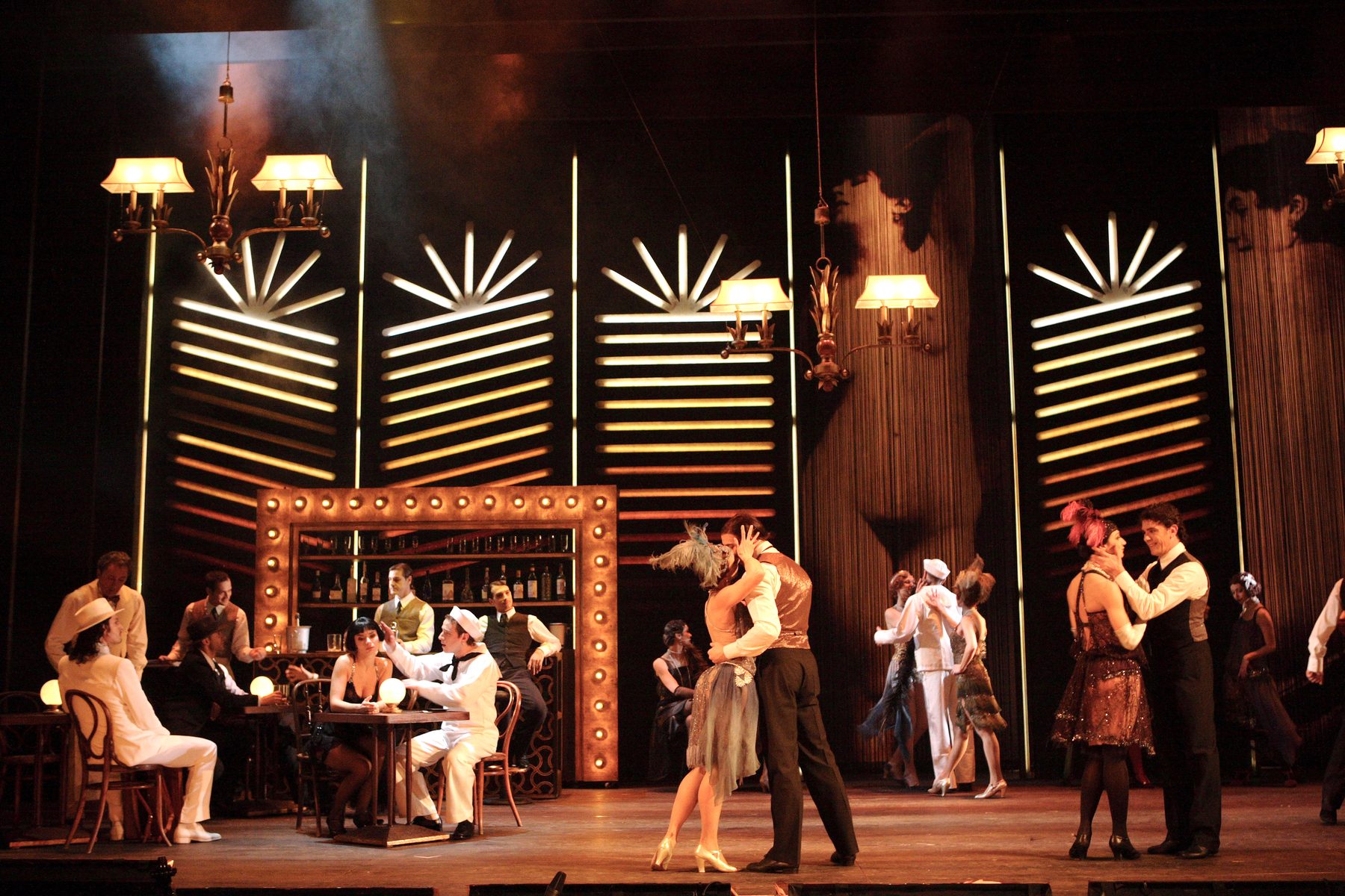 Marie Galante &mdash; foto di scena, scene di Cristian Taraborrelli, costumi Angela Buscemi, regia Joseph Rochlitz, Teatro Nazionale Roma 2007