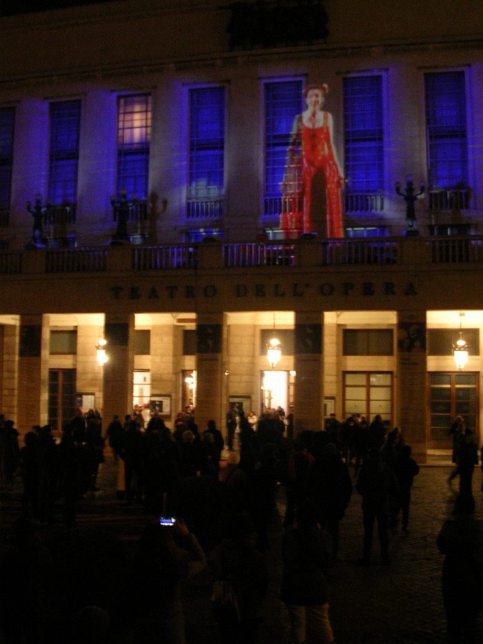 L'Opera Illumina il Natale — blue facade with singer projection