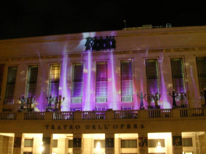 L'Opera Illumina il Natale — close-up projection