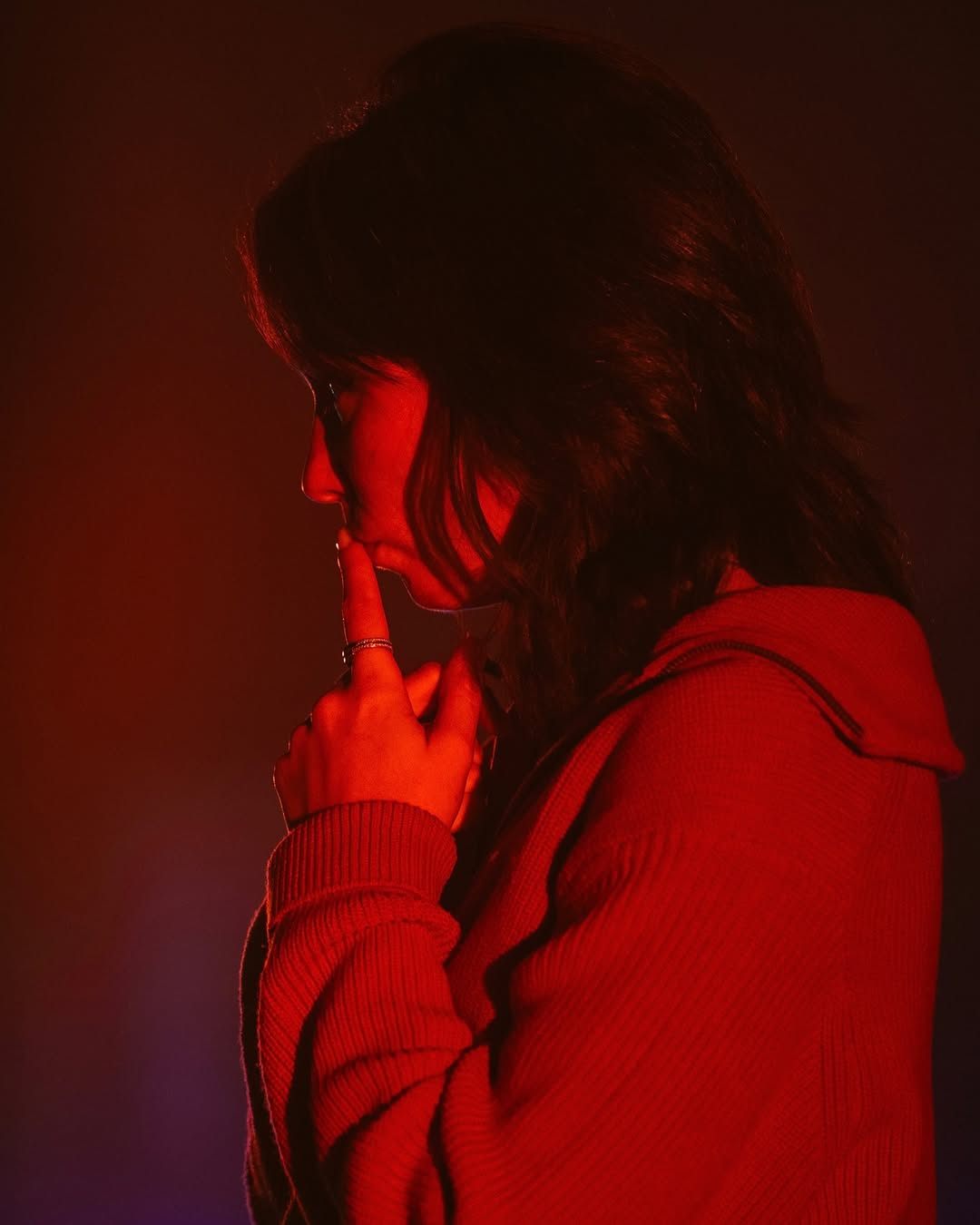 Planetaria — Matilda De Angelis, profile, red light