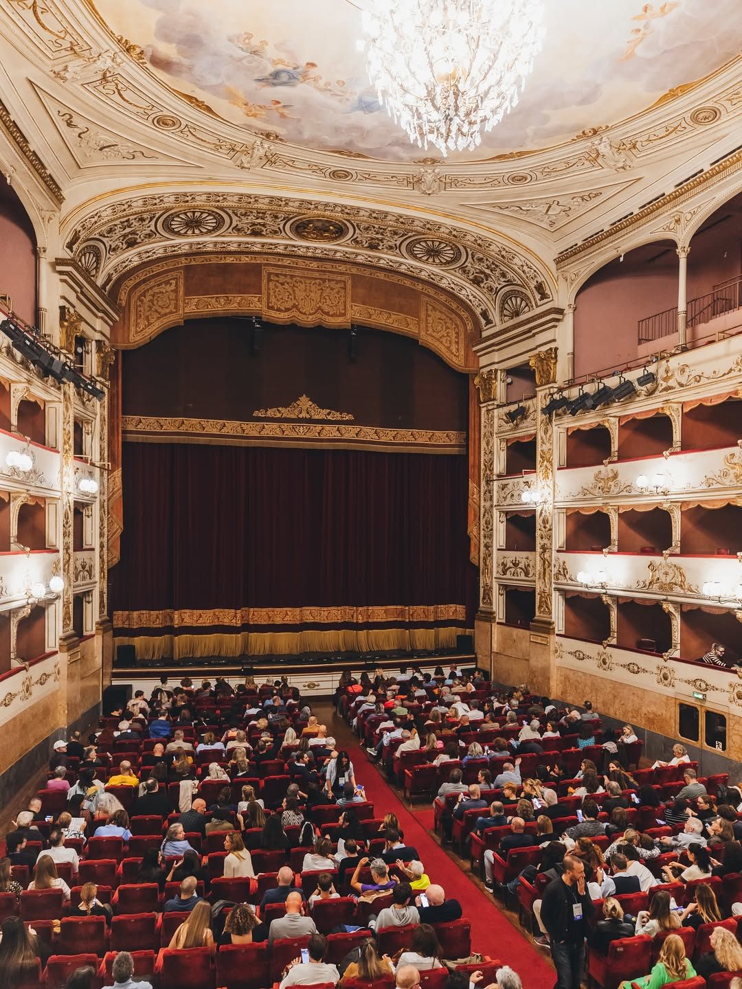 Planetaria backstage — Teatro della Pergola interior