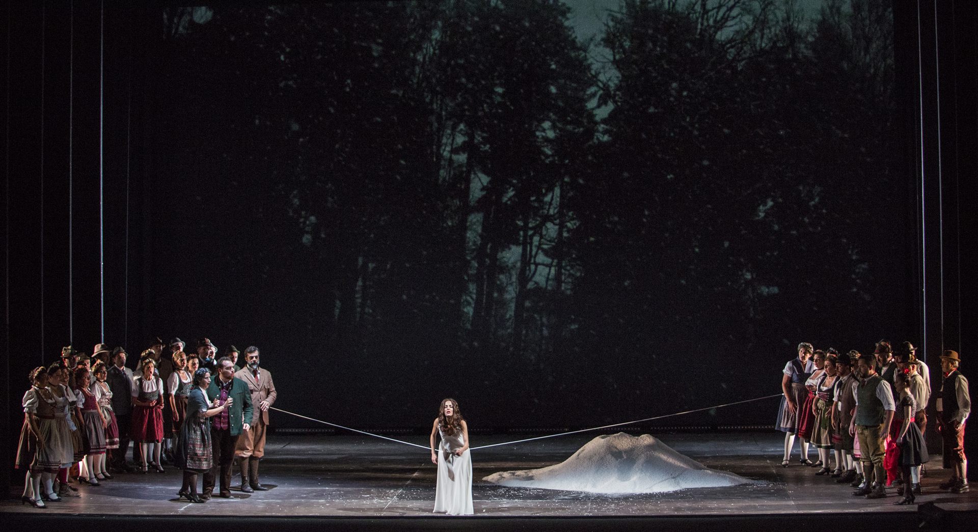 La Sonnambula &mdash; Marco Ciaponi (Elvino) e Isabel De Paoli (Teresa), regia Taraborrelli