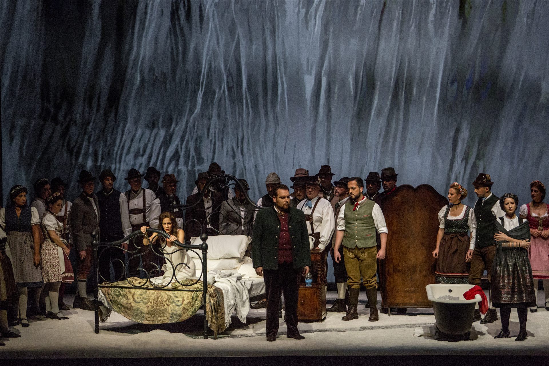 La Sonnambula &mdash; scena del villaggio con coro, video Fabio Massimo Iaquone, Ancona 2019