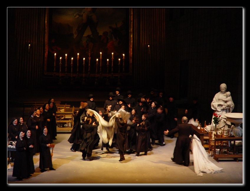 Tosca — scena del Te Deum, regia Giorgio Barberio Corsetti, Firenze 2005