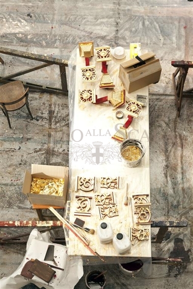 Decorazioni dorate — dettagli artigianali