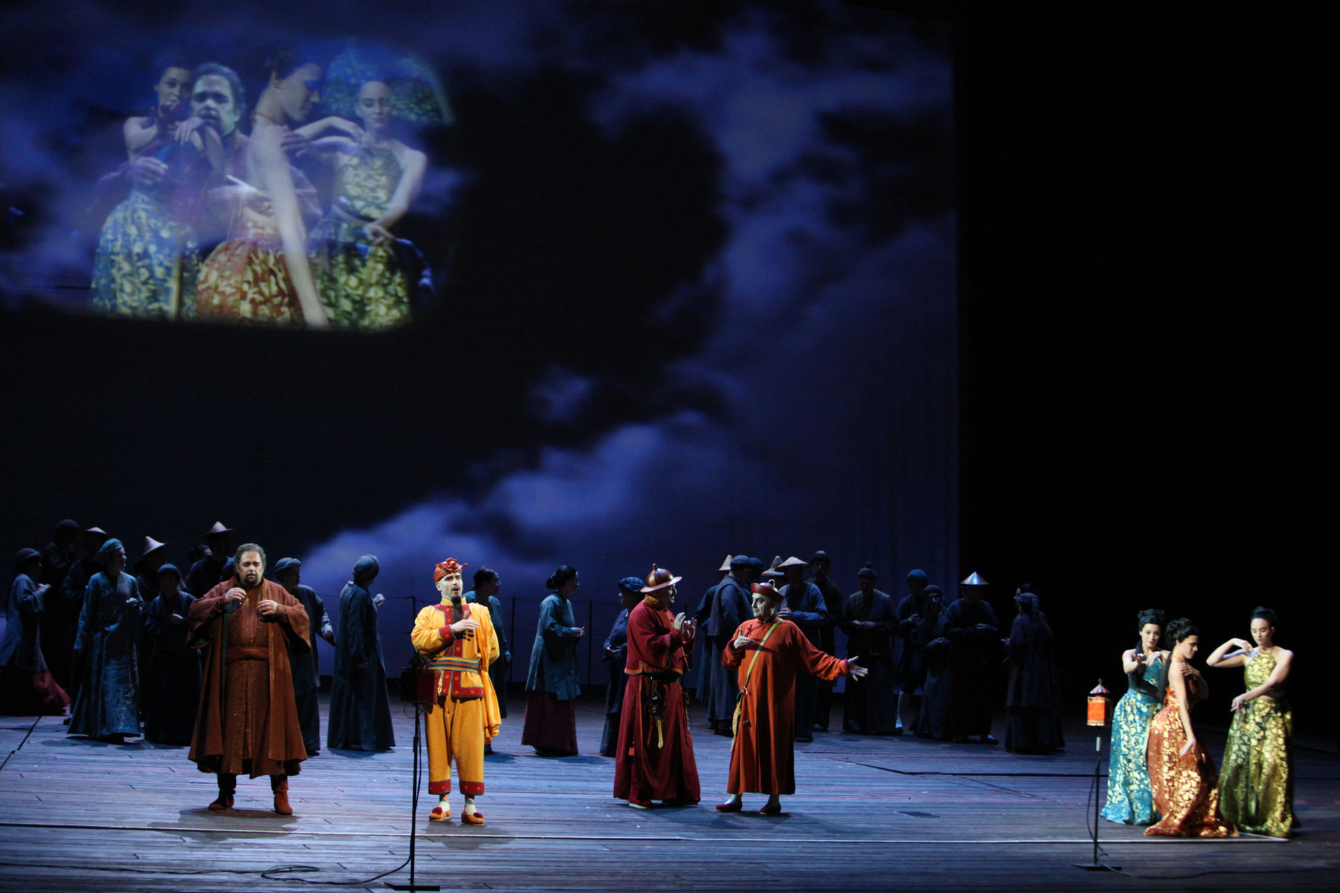 Turandot — Ping, Pang, Pong e videoproiezioni