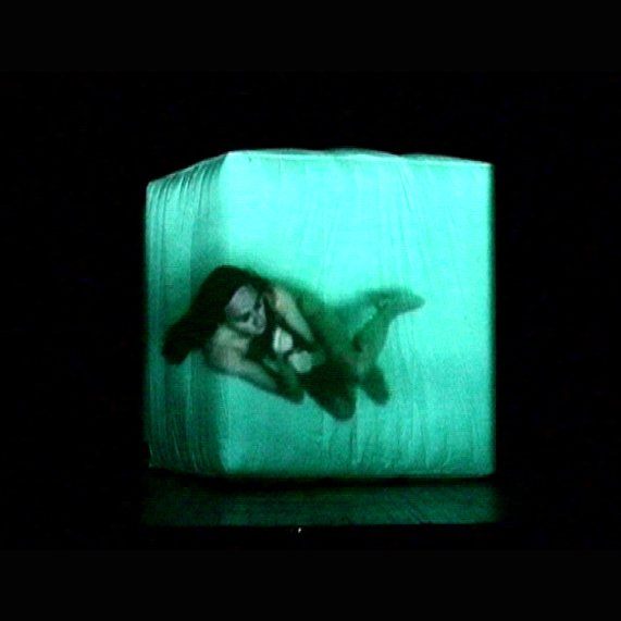 Variazioni sul Cielo &mdash; translucent cube scenic element